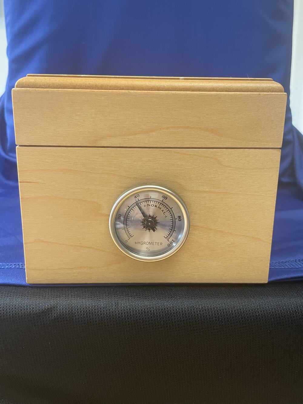 Rectangular Shape Blond Color Wooden Cigar Humidor Box